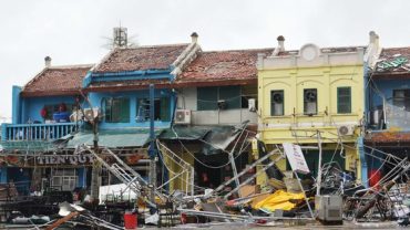 Du lịch Hạ Long gắng gượng sau bão số 3