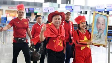 Khách Việt ‘săn’ tour đi Thái Lan xem đá bóng