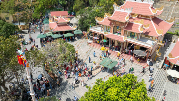 Hội xuân núi Bà Đen thu hút hàng trăm nghìn du khách