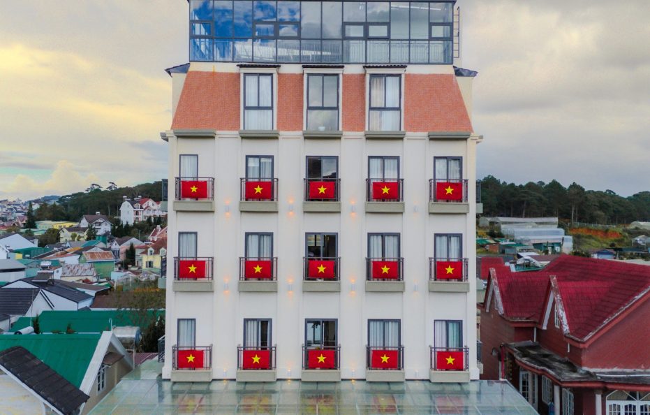 Triple Room with Bathtub & Balcony